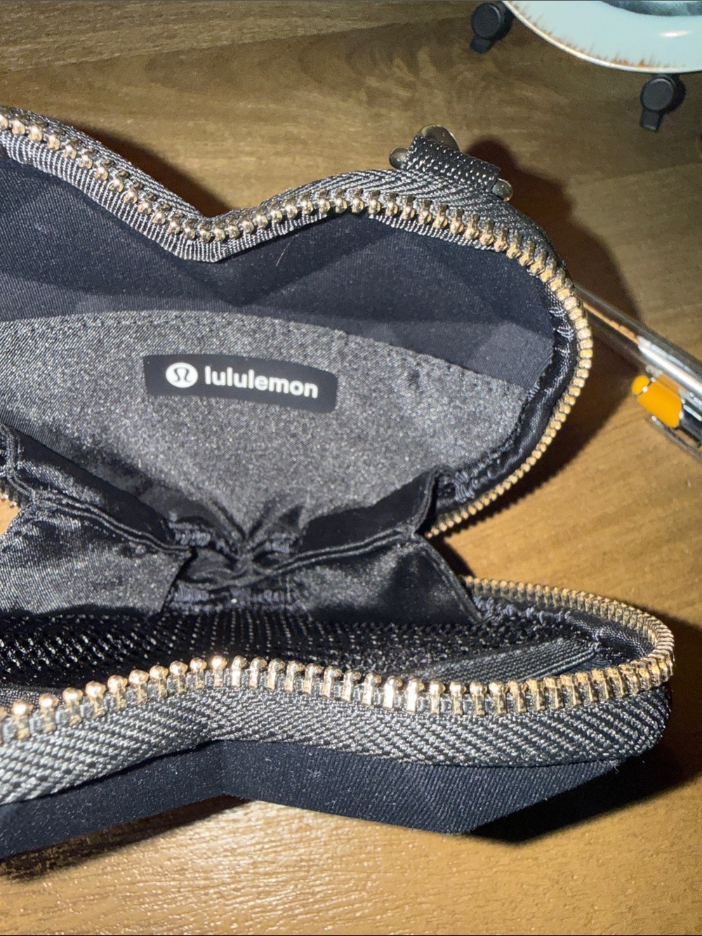 Lululemon Large Slouchy Sling Bag 13L - Picture 14 of 16